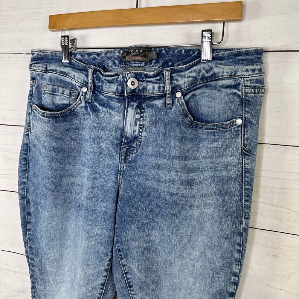 Torrid Crop Boyfriend Straight Vintage Stretch Mid-Rise Jeans Size 12 - Picture 6 of 13